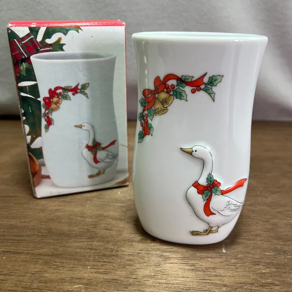 Vintage 80s Christmas Goose Duck Jay Import Co Porcelain Bud Vase Made in Japan